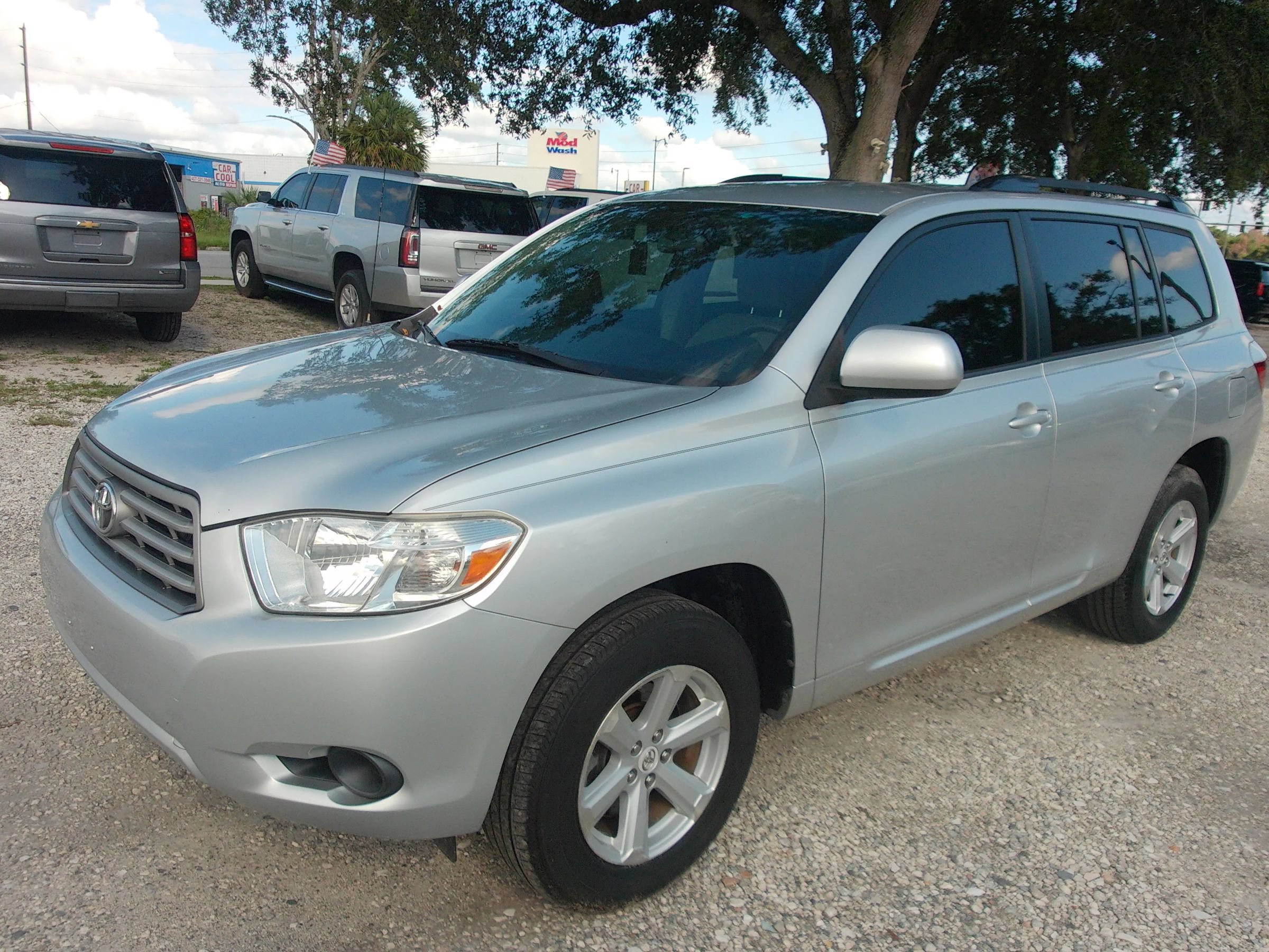Used 2010 Toyota Highlander 2WD w/ 3rd Row Seat Pkg image 1