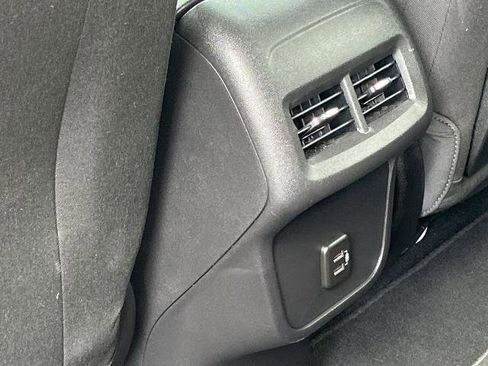 Used 2024 GMC Terrain SLE w/ Driver Convenience Package image 16