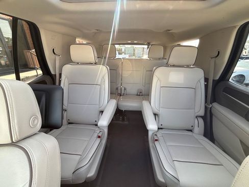 Used 2024 GMC Yukon Denali w/ Advanced Technology Package AWD/4WD image 22