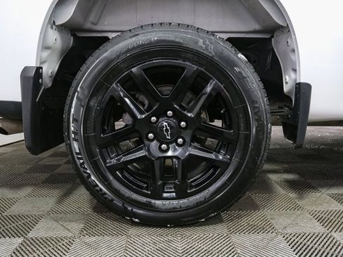 Used 2024 Chevrolet Silverado 1500 Custom image 15