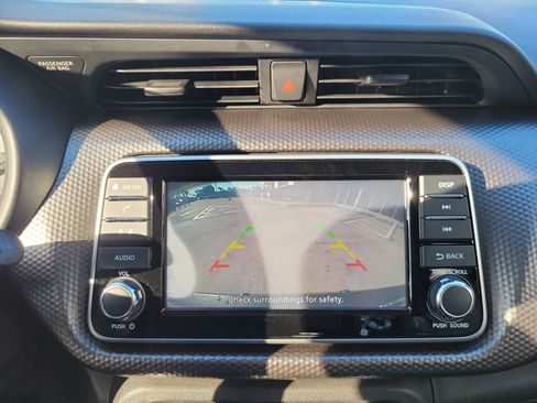 Used 2020 Nissan Kicks S image 10