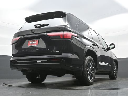 Used 2025 Toyota Sequoia Platinum image 34