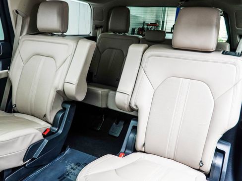 Used 2024 Ford Expedition Limited image 38