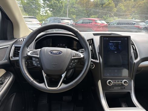 Used 2024 Ford Edge SEL w/ Convenience Package AWD/4WD image 11