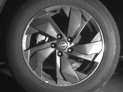 Used 2025 Nissan Rogue SV FWD image 12