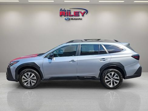 Certified 2024 Subaru Outback Premium AWD/4WD image 2