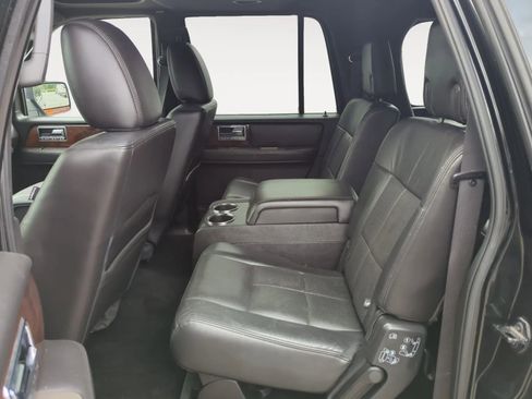 Used 2014 Lincoln Navigator L 4WD image 16