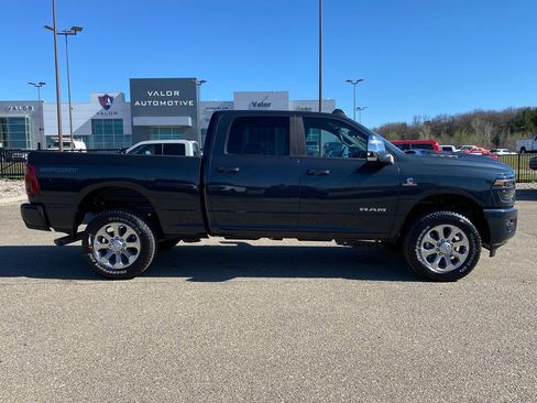New 2026 RAM 2500 Laramie w/ Sport Appearance Package AWD/4WD image 7