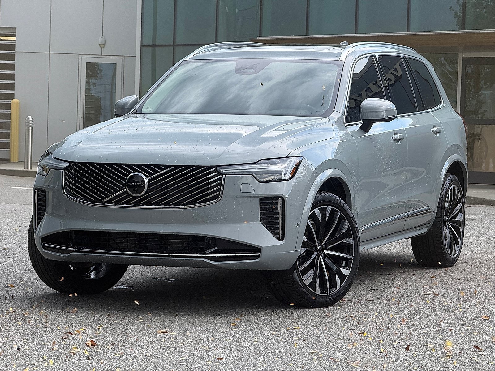 Certified 2026 Volvo XC90 B5 Plus AWD/4WD image 1