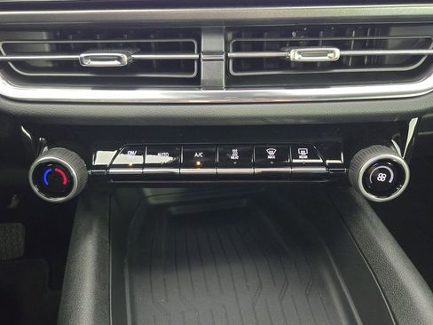 New 2026 Chevrolet Equinox EV LT image 19