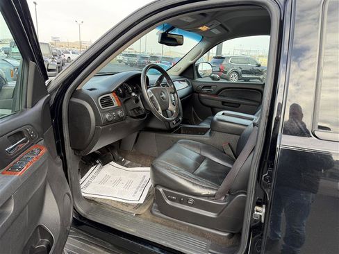 Used 2012 GMC Yukon XL SLT w/ SLT-2 Equipment Package image 8