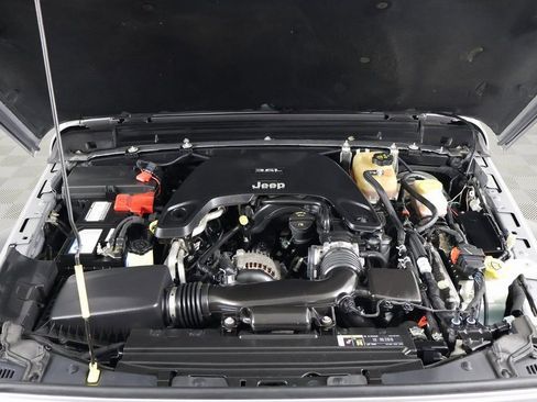 Used 2018 Jeep Wrangler Unlimited Sport S image 15