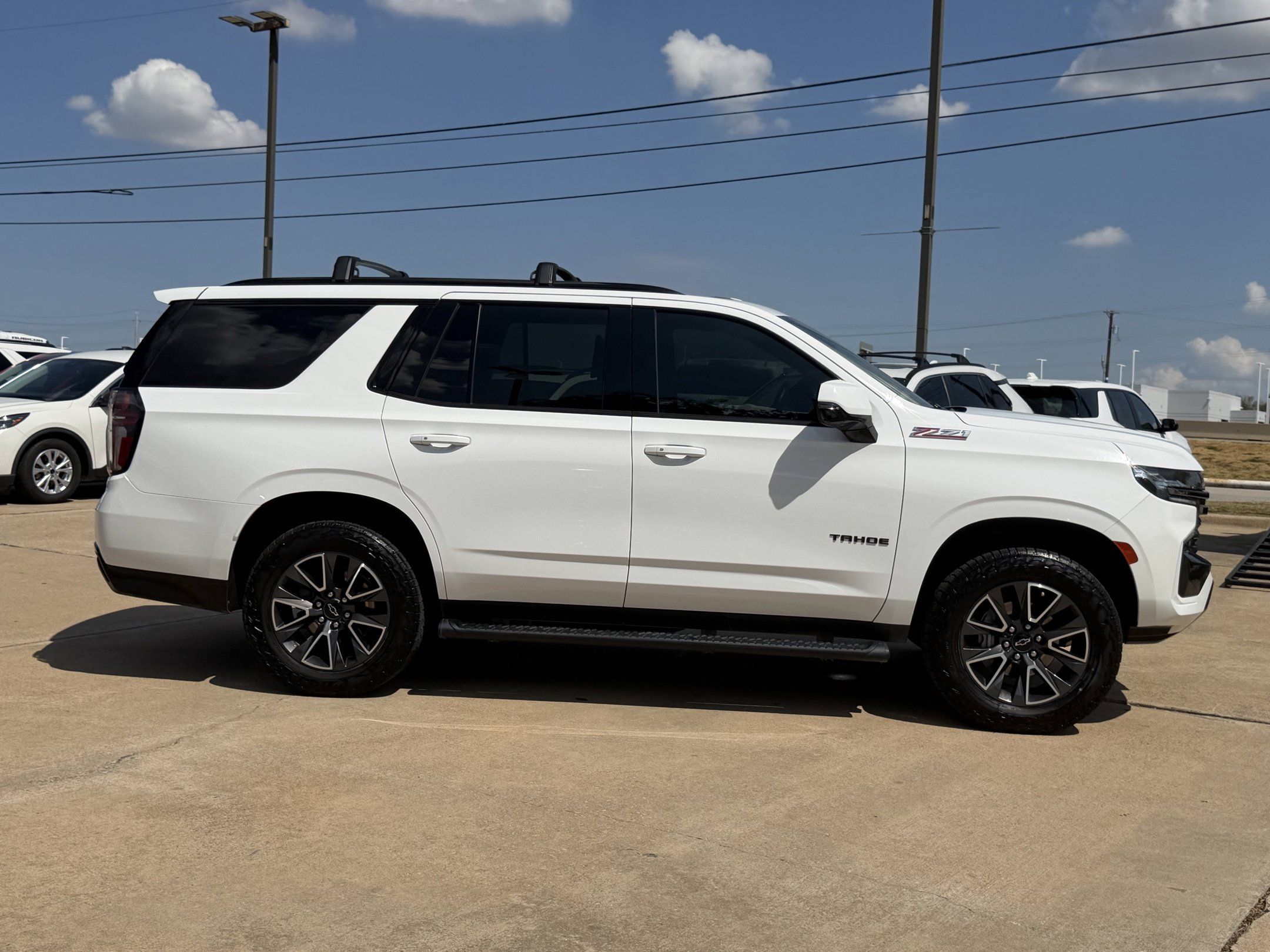 Used 2021 Chevrolet Tahoe Z71 w/ Z71 Off-Road Package AWD/4WD image 3