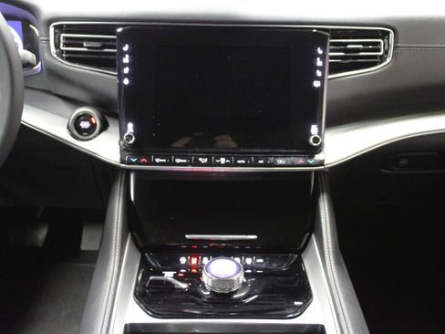 Used 2025 Jeep Wagoneer Series II image 13