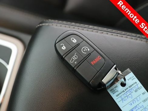 Used 2014 Jeep Grand Cherokee Limited w/ Luxury Group II image 3