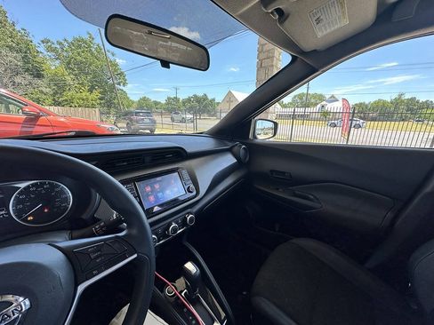 Used 2019 Nissan Kicks S FWD image 20