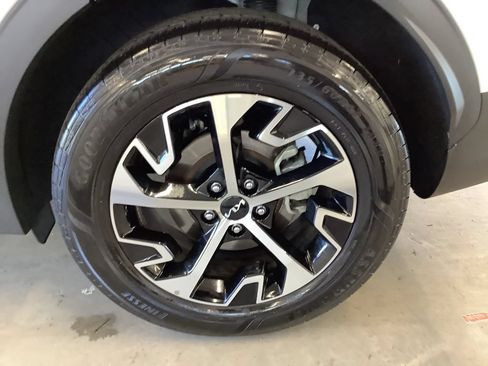 Used 2023 Kia Sportage EX AWD/4WD image 20