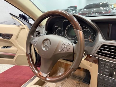 Used 2011 Mercedes-Benz E 350 Cabriolet image 37