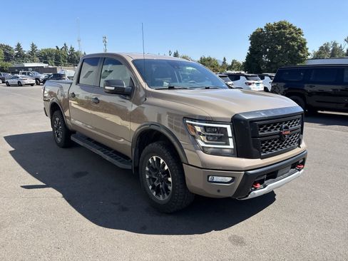 Used 2020 Nissan Titan PRO-4X w/ Pro-4x Convenience Package AWD/4WD image 6