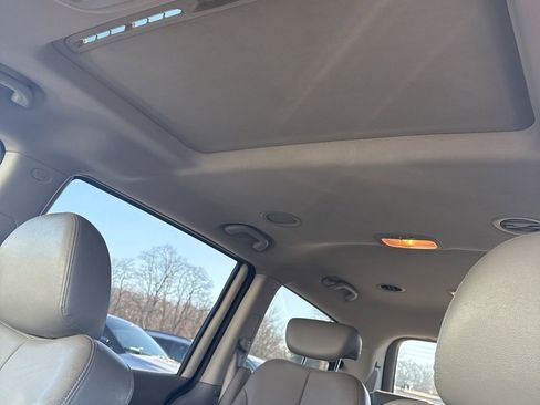 Used 2010 Kia Sedona EX w/ Luxury Pkg image 11