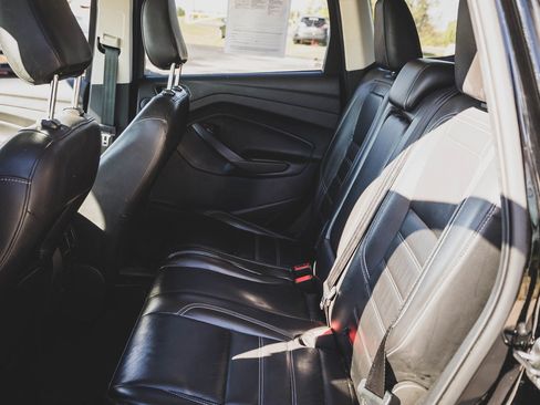 Used 2018 Ford Escape Titanium w/ Ford Safe & Smart Package image 23