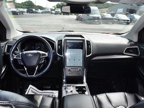 Certified 2022 Ford Edge Titanium AWD/4WD image 4