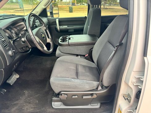 Used 2009 Chevrolet Silverado 3500 LT w/ Interior Plus Package image 15