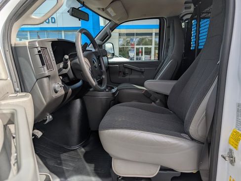 Used 2024 Chevrolet Express 2500 w/ Driver Convenience Package image 10
