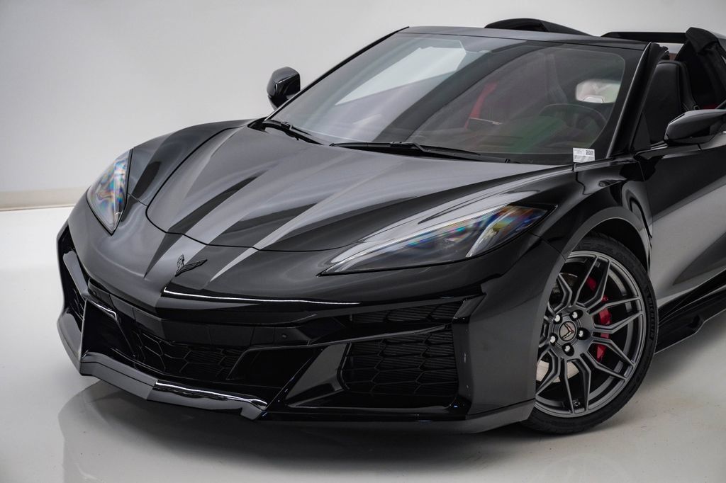 Used 2023 Chevrolet Corvette Z06 RWD image 4