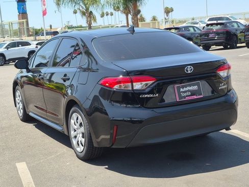 Used 2023 Toyota Corolla LE w/ Carpet Mat Package (TMS) FWD image 8