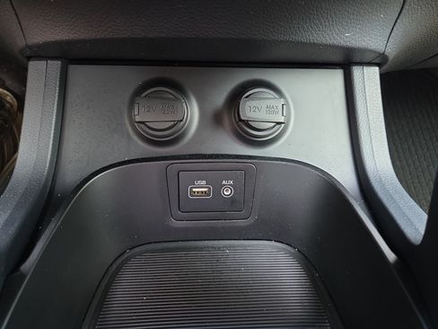 Used 2017 Hyundai Santa Fe SE FWD image 21
