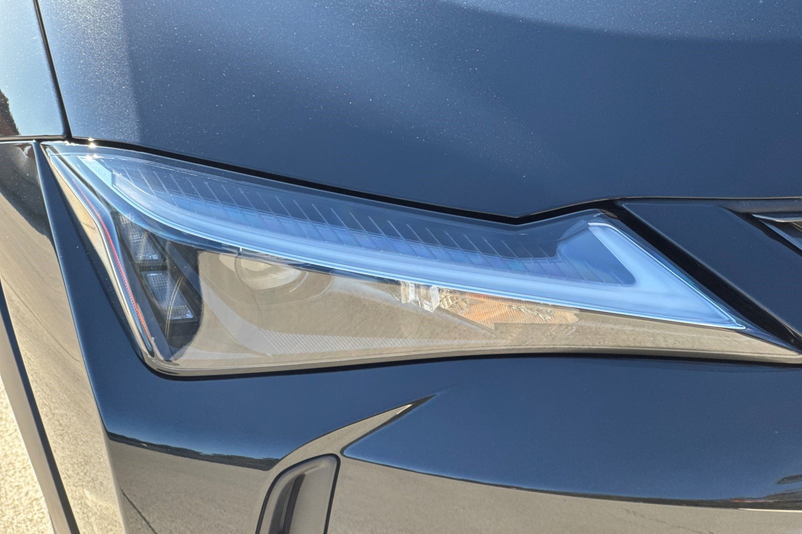 Certified 2025 Lexus UX 300h FWD w/ Accessory Package (Z2) image 12