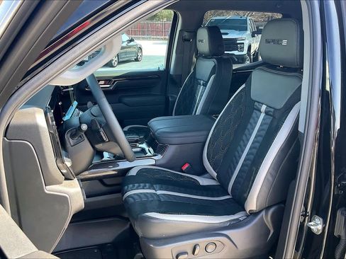 New 2025 Chevrolet Silverado 1500 RST w/ Convenience Package II image 9