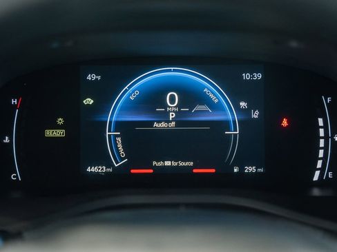 Used 2025 Toyota Camry LE FWD image 40
