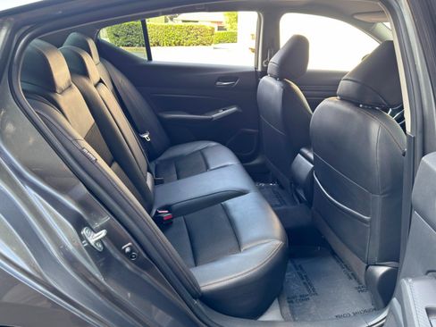 Used 2022 Nissan Altima 2.5 SR FWD image 32