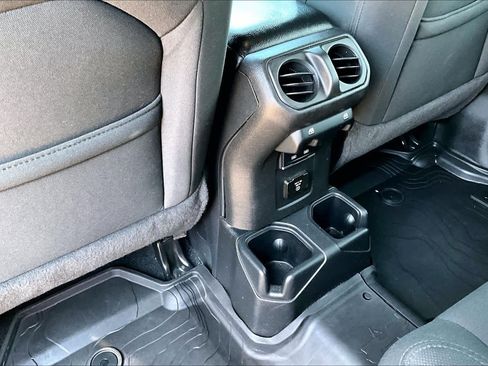 Used 2022 Jeep Wrangler Unlimited Sport AWD/4WD image 33