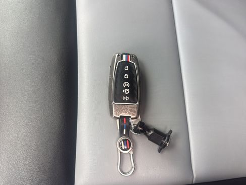 Used 2023 Ford Explorer XLT w/ Equipment Group 202A RWD image 25