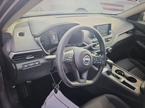 Used 2024 Nissan Altima 2.5 S image 8