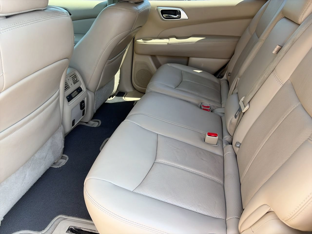 Used 2015 Nissan Pathfinder Platinum w/ Cargo Package FWD image 12