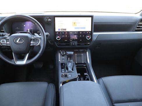 Used 2025 Lexus GX 550 w/ Accessory Package (2T) AWD/4WD image 15