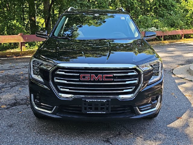 Used 2024 GMC Terrain SLT AWD/4WD image 3