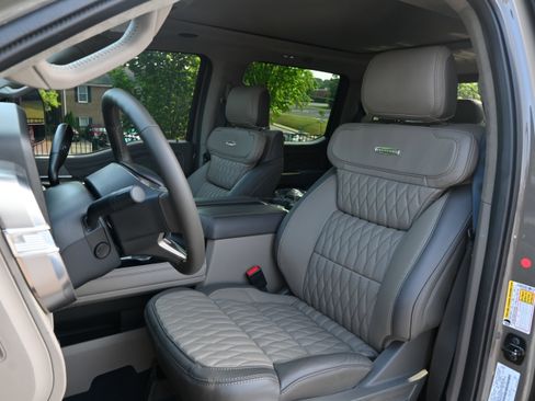 Used 2026 Ford F450 Platinum w/ Platinum Plus Package AWD/4WD image 18