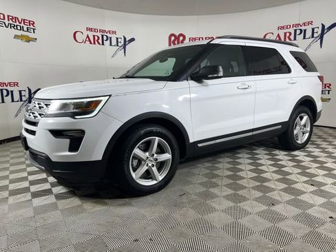Used 2019 Ford Explorer XLT w/ Equipment Group 201A image 3