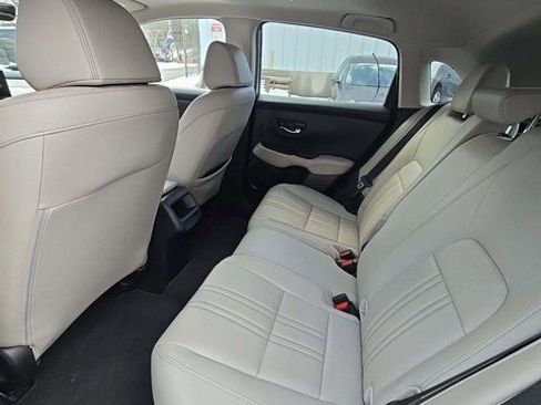 Used 2023 Honda HR-V EX-L image 3