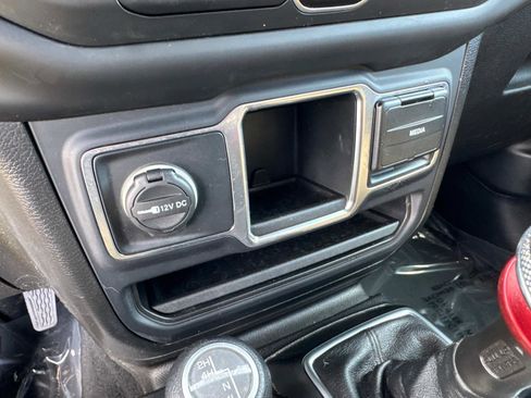 Used 2018 Jeep Wrangler Sport image 20