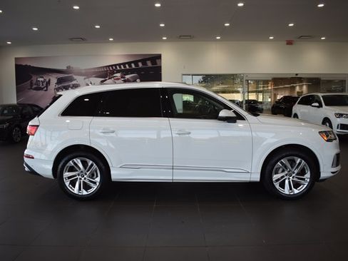 Used 2023 Audi Q7 3.0T Premium Plus AWD/4WD image 8