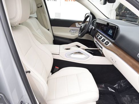 Used 2025 Mercedes-Benz GLE 450 4MATIC w/ AMG Line Exterior image 16