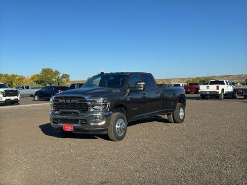 New 2025 RAM 3500 Big Horn AWD/4WD image 30