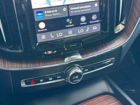Certified 2023 Volvo XC60 B5 Ultimate AWD/4WD image 20