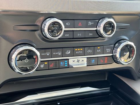 New 2026 Ford F450 Platinum w/ Platinum Plus Package image 21